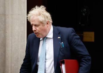 Boris Johnson rientrato a Londra: 46 deputati Tory favorevoli alla sua rielezione