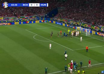 Video dello scontro di Varga con il portiere Gunn in Scozia-Ungheria a Euro 2024