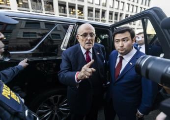 Ex sindaco di New York Rudy Giuliani condannato per diffamazione: dovrà pagare 148 milioni di dollari