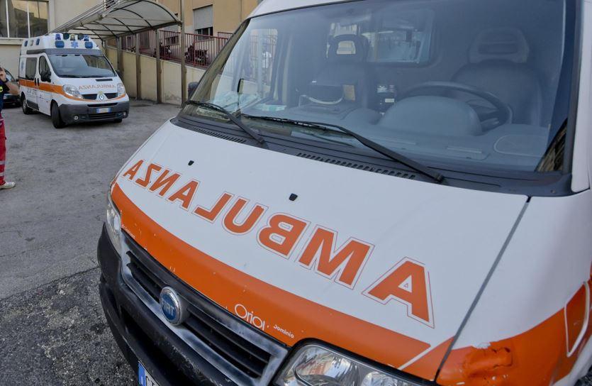 Incidente a Latina oggi 4 settembre 2023: sbanda con l’auto e finisce fuori strada, morto 21enne