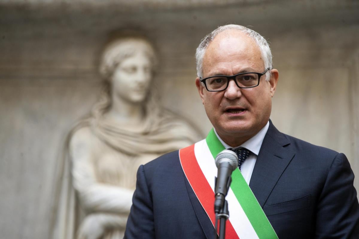 Ztl fascia verde a Roma, il sindaco Gualtieri: “Rinviata l’attivazione dei varchi”. Il Comitato per il no: “Andiamo avanti, vogliamo vederci chiaro”