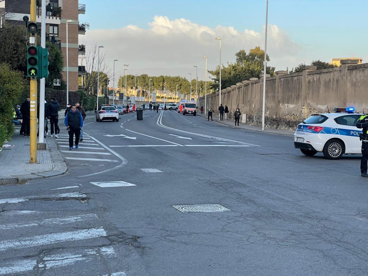 Bambino di 4 anni investito da un’auto in retromarcia a Torre Maura…