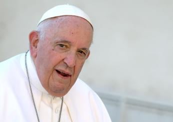 Povertà, Papa Francesco: “Un fiume che sembra travolgerci, basta indifferenza”