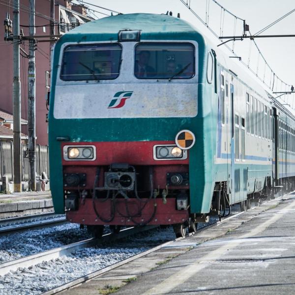 Cesena, incidente alla stazione ferroviaria: donna muore travolta da un treno