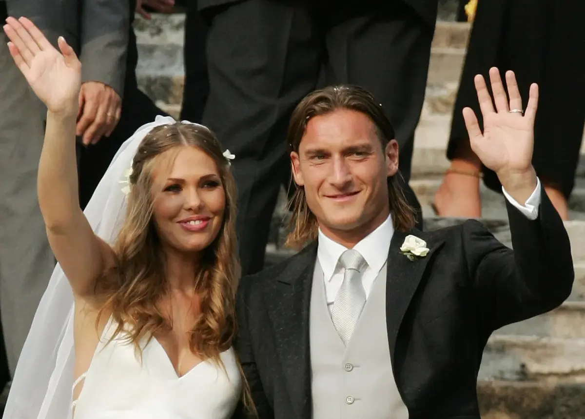 Ilary Blasi accelera le pratiche del divorzio con Francesco Totti, la conduttrice romana sarebbe pronta a risposarsi