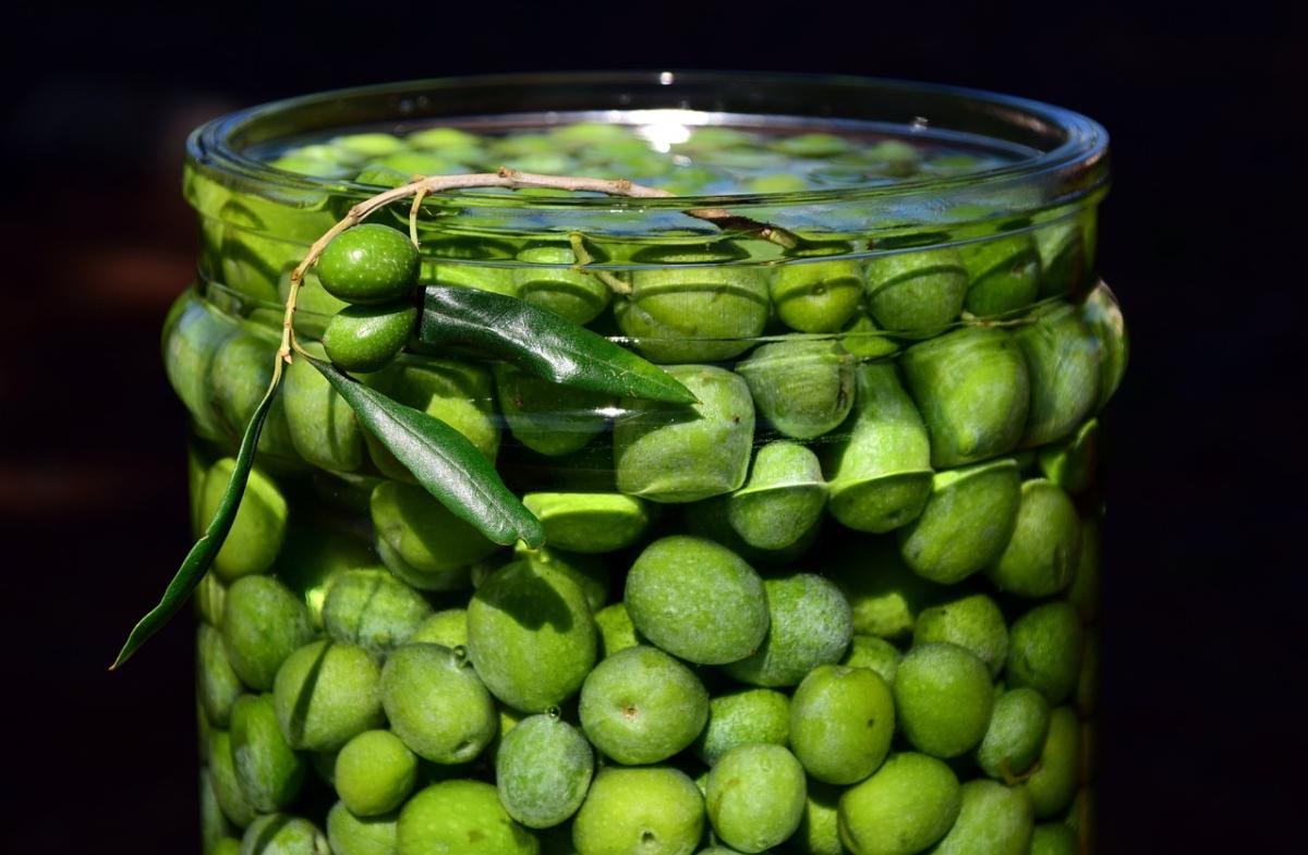 Olive in salamoia: sapori d’Italia