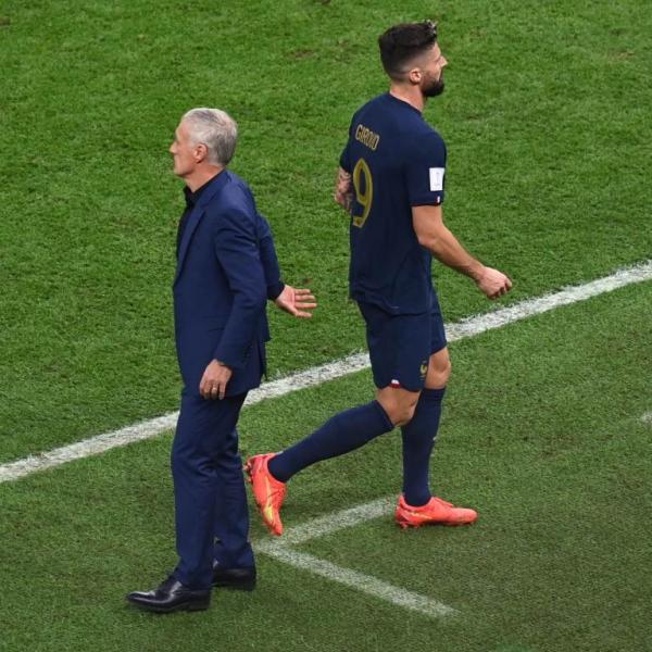 Giroud, il suo Mondiale: dalla doppietta all’esordio al gestaccio in finale