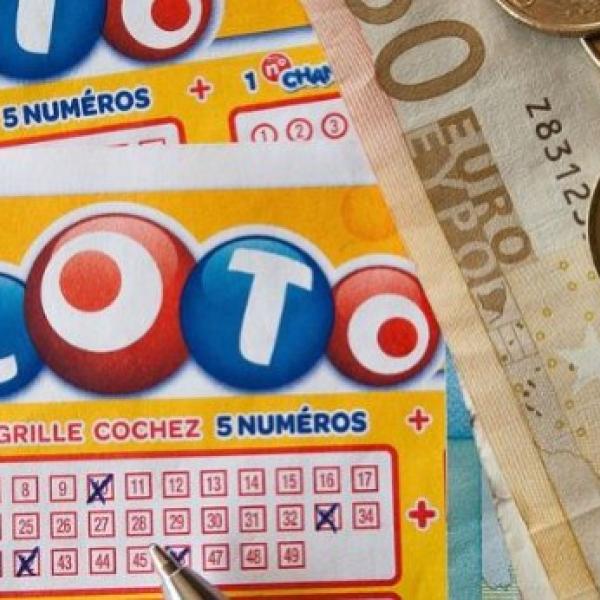 Lotto, se gioco 4 numeri e ne escono 3 quanto vinco?