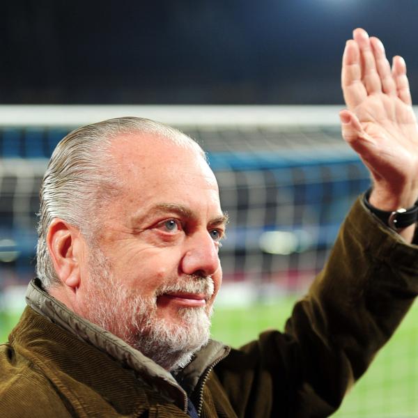 Napoli, De Laurentiis vicino alla squadra: obiettivo Champions da non fallire