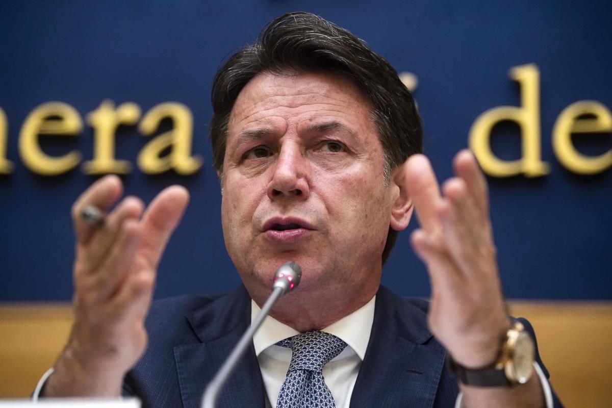 Elezioni europee 2024, Conte promette una “sorpresa” e annuncia: “M5S in area progressista, non con i socialisti”. Poi attacca Toti: “In Liguria una ‘cupola’”