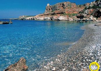 Trapani, maxi rissa in spiaggia: scoppia la lite a colpi di trave