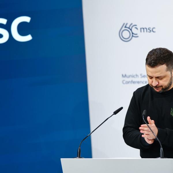 Zelensky alla Conferenza sulla sicurezza di Monaco: “Kiev può vincere”