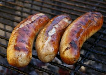 Come cucinare la salsiccia alla griglia perfetta