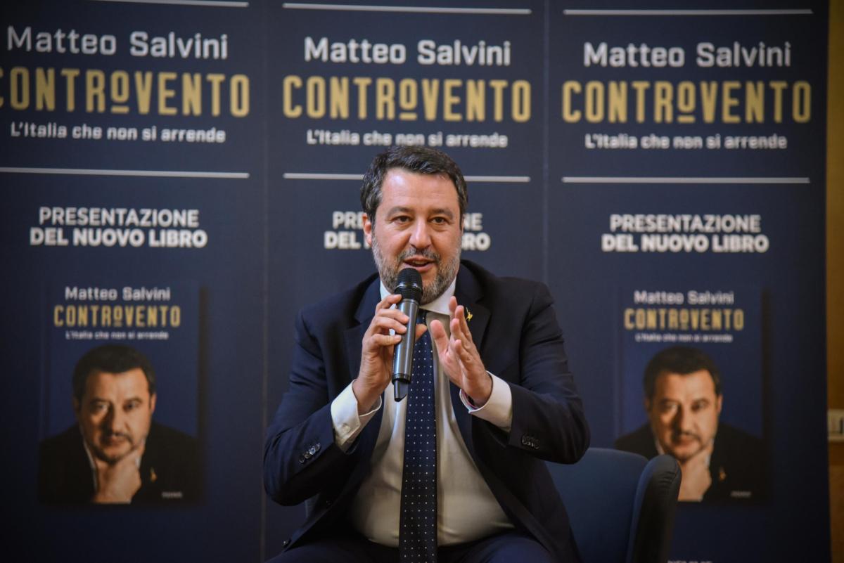 Elezioni Europee 2024, Salvini ufficializza la candidatura del Generale Vannacci: “E’ una questione di libertà”