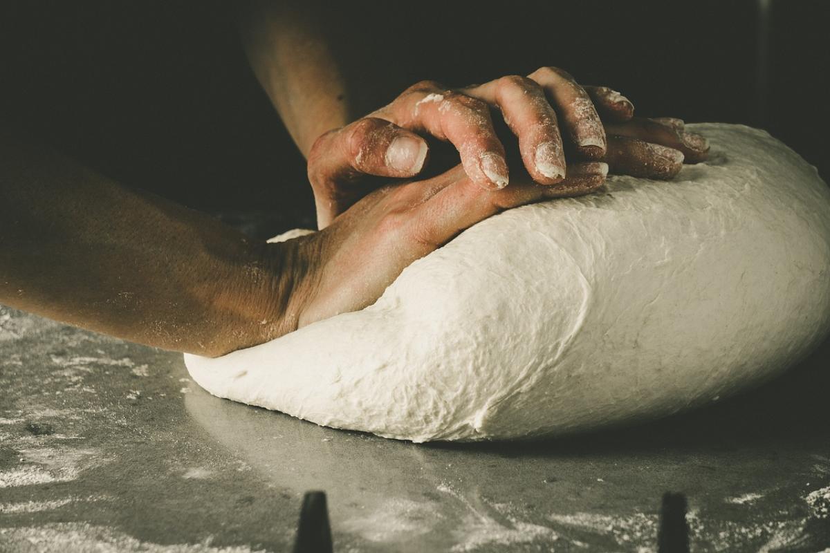 Buona. Anzi, bbona. La ricetta della pizza romana bianca