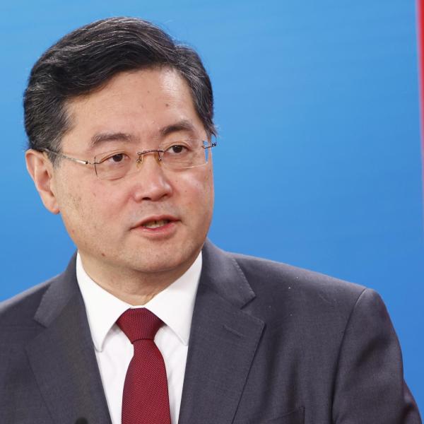 Cina, l’ex ministro degli Esteri cacciato per una relazione extraconiugale