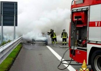 Latina, incendio sulla SS148: in fiamme un autobus