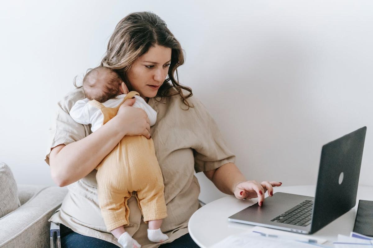 Lavoro e maternità non vanno d’accordo in Italia: boom dimissioni d…