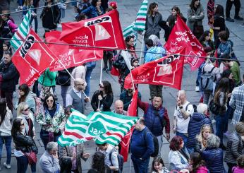 Palermo, dipendenti Amap senza stipendio in sit-in sotto alla questura