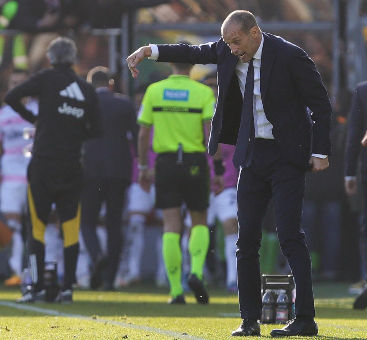 Frosinone-Juventus, Allegri Show a bordo campo: un portafortuna all…