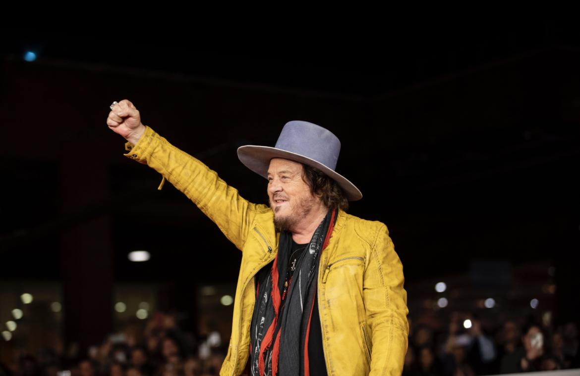 Zucchero “Sugar” Fornaciari intervista sul suo film: “Ai giovani dico di avere tenacia, prima o poi si arriva” | VIDEO