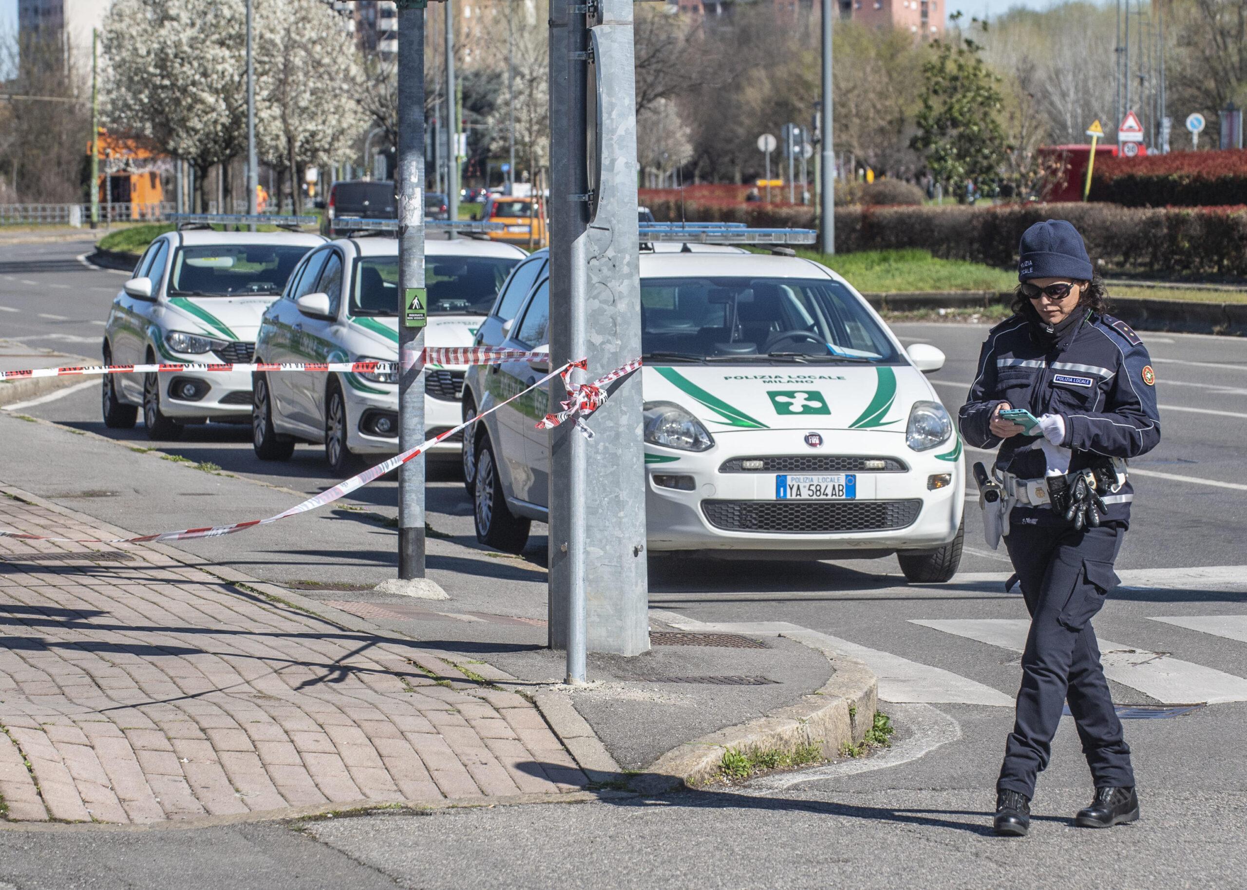 Milano, grave incidente tra un taxi e un’Audi: in pericolo di vita il tassista