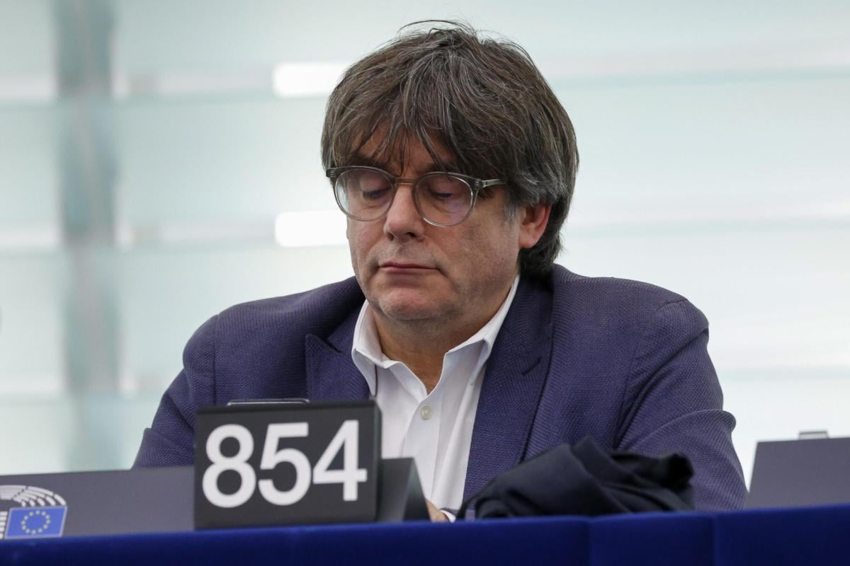 Spagna, l’incubo del governo madrileno, Puigdemont, si candida in Catalogna