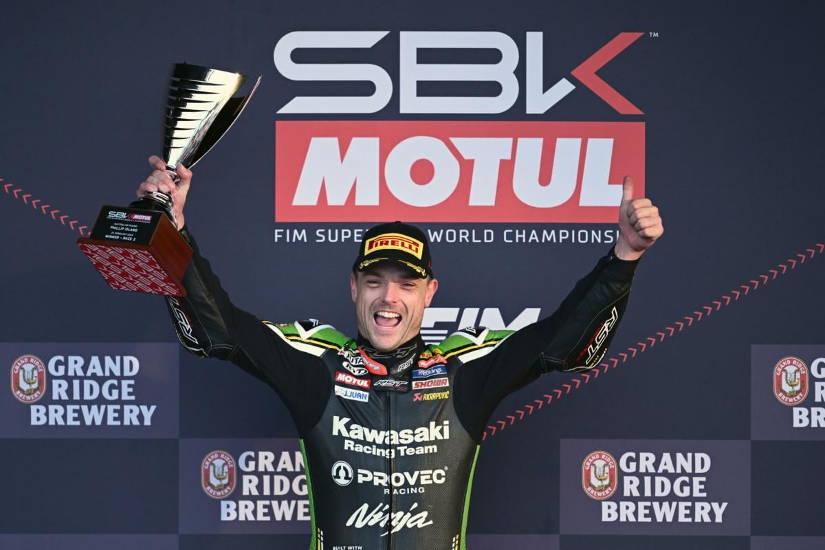 Superbike, in gara 2 vince Lowes: la classifica