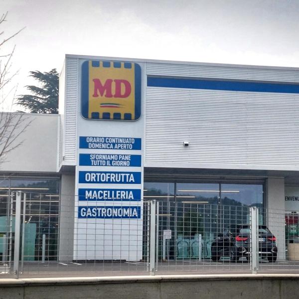 Torino, scandalo alla MD di Brandizzo, la direttrice del supermercato vieta ai dipendenti di andare in bagno a lavoro: “Fatevela addosso”