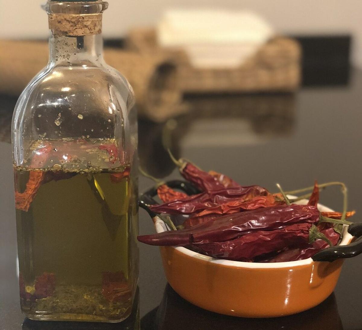 Olio al peperoncino e botulino, come riconoscerlo e quali sono i ri…