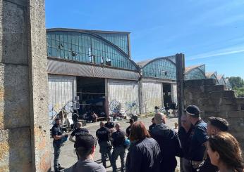 Roma, in corso sgombero delle ex officine Romanazzi a Tor Cervara: in azione unità cinofile antidroga, le proteste degli occupanti | FOTO E VIDEO