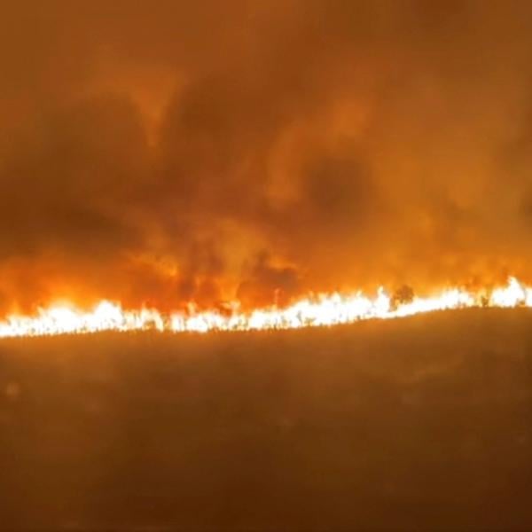 Francia, le fiamme bruciano la Gironda: evacuate 10.000 persone