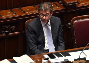 Chi è Giancarlo Giorgetti, il ministro che minaccia di fare il “cattivo” ma che si rivela sempre l’uomo del vorrei ma non posso