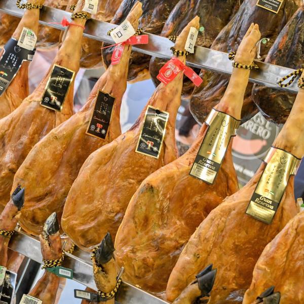 Friuli, rubati 200mila euro in cosce di prosciutto affumicato: 7 arresti a Milano, Foggia e Andria