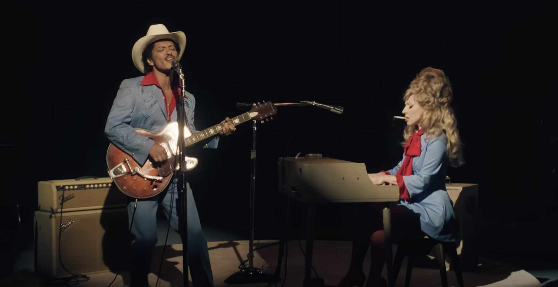 “Die with a smile”: testo, traduzione, significato e video della nuova canzone di Lady Gaga e Bruno Mars