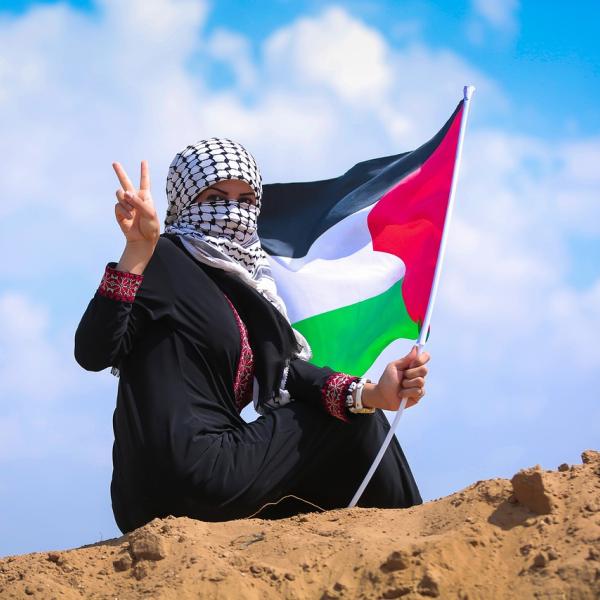 L’UE non ha bloccato tutti i fondi ai palestinesi: “Sono solo in revisione”