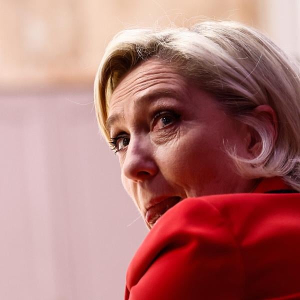 Elezioni Francia 2024: tutti i risultati. Affluenza record al primo turno, Le Pen sul filo della maggioranza assoluta