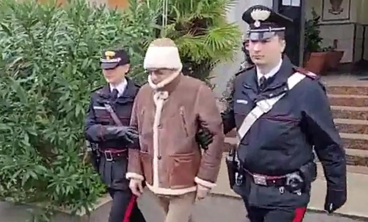 Napoli, a Casalnuovo una messa in suffragio del boss Messina Denaro…