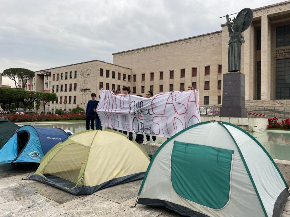 Arriva anche a Roma la protesta per il caro affitti per gli student…