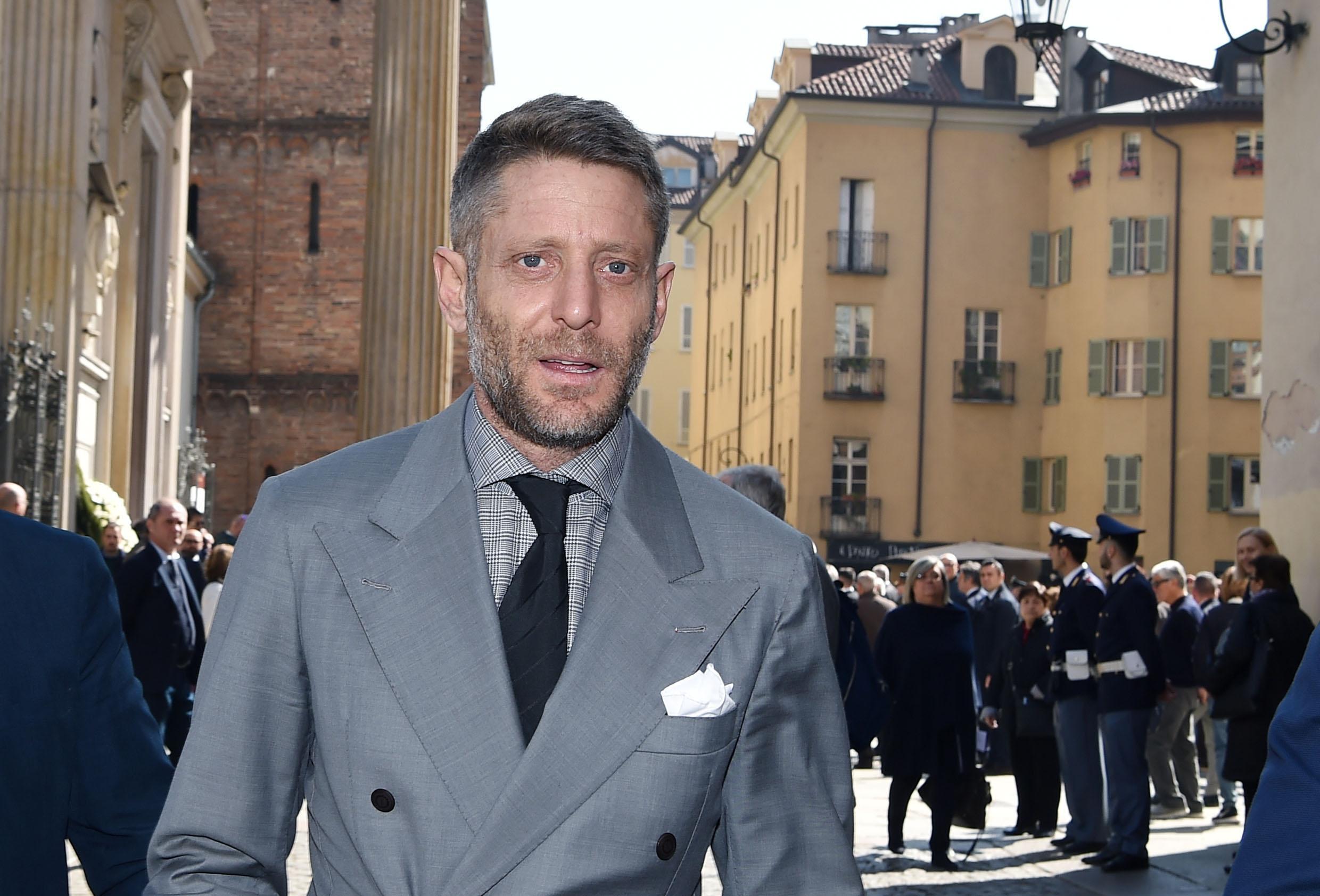 Addio a Gianni Agnelli, Lapo Elkann ricorda il nonno: “Non c’è giorno in cui non senta la tua mancanza”.