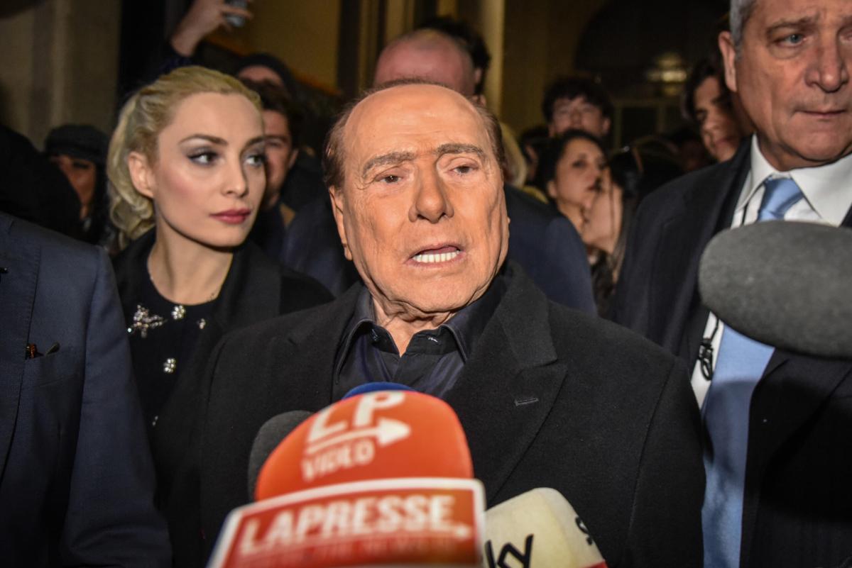 Berlusconi ancora ricoverato: l’ex premier trascorrerà la notte al …