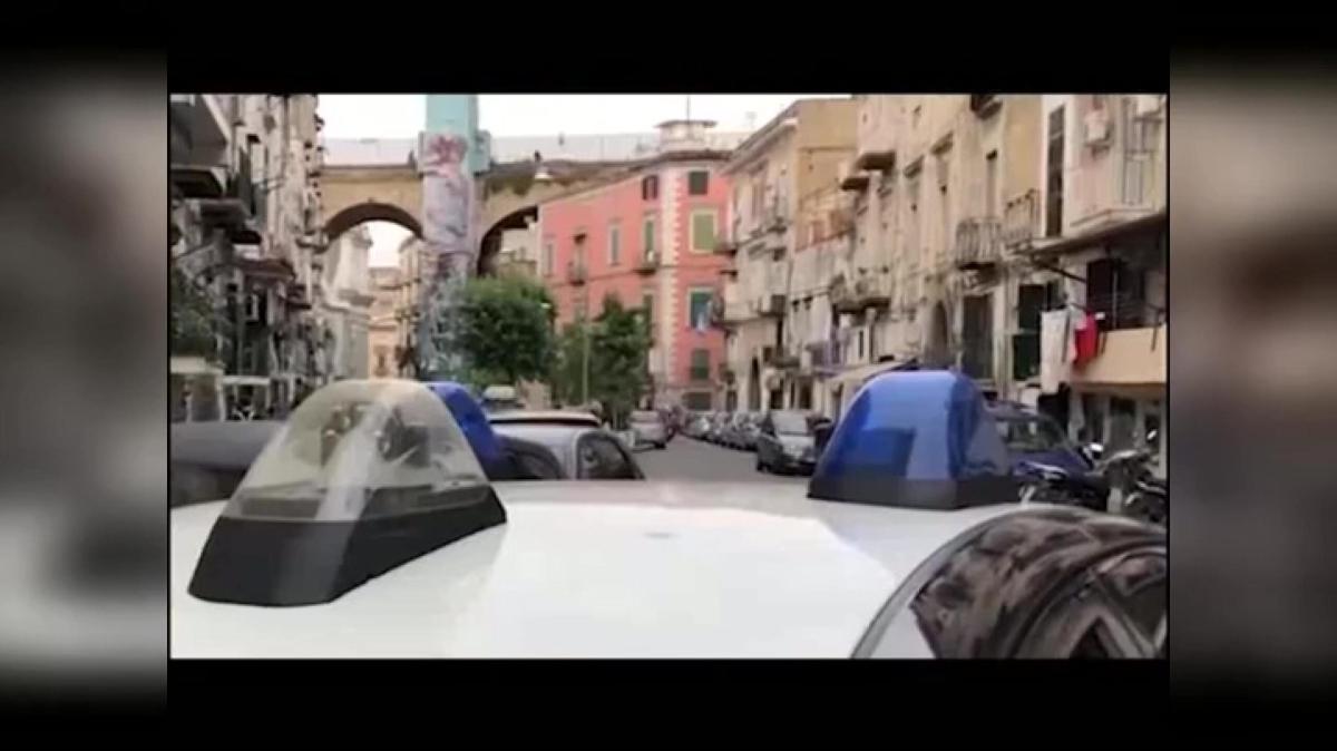 Napoli, blitz antidroga al quartiere Ponticelli: 31 arresti