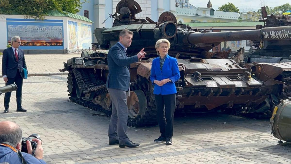 Von Der Leyen a Kiev da Zelensky: “L’Ucraina fa parte della nostra …