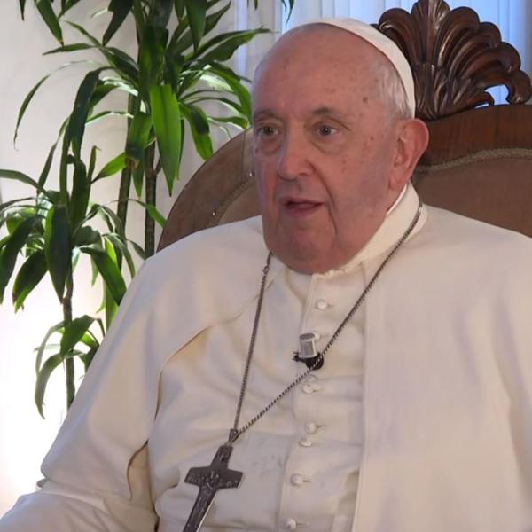 Il Papa: “Chiamo la parrocchia di Gaza tutti i giorni. Ci vorrebbero due Stati. Troppe guerre nel mondo”