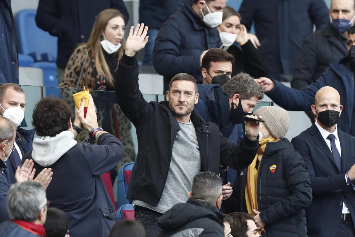 Francesco Totti, famiglia riunita al concerto di Eros Ramazzotti: c…