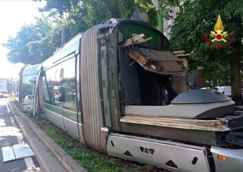 Milano, tram deraglia in piazza Abbiategrasso: tra i feriti anche i…