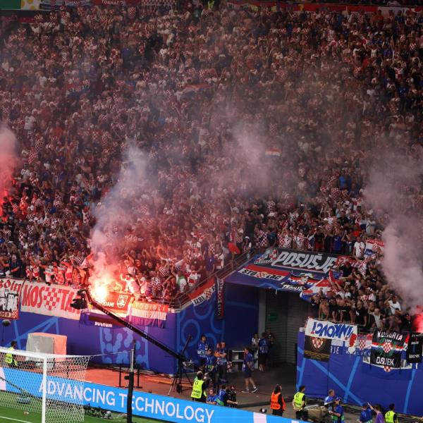 Aggrediti quattro tifosi azzurri dopo Croazia-Italia: la polizia ferma un gruppo ultras a Lipsia