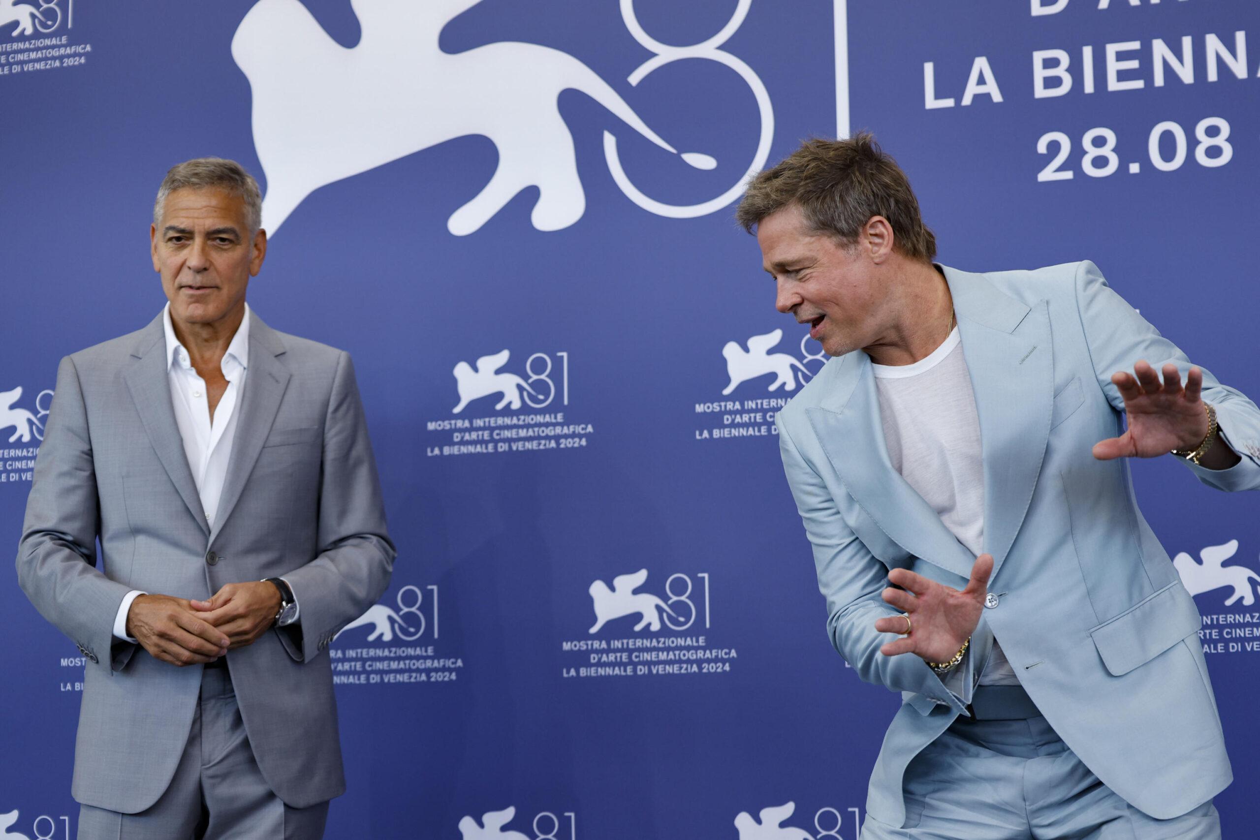 George Clooney e Brad Pitt assediati dai fan per “Wolfs – Lupi Solitari”: i due protagonisti arrivano al Festival del cinema di Venezia 2024 | VIDEO