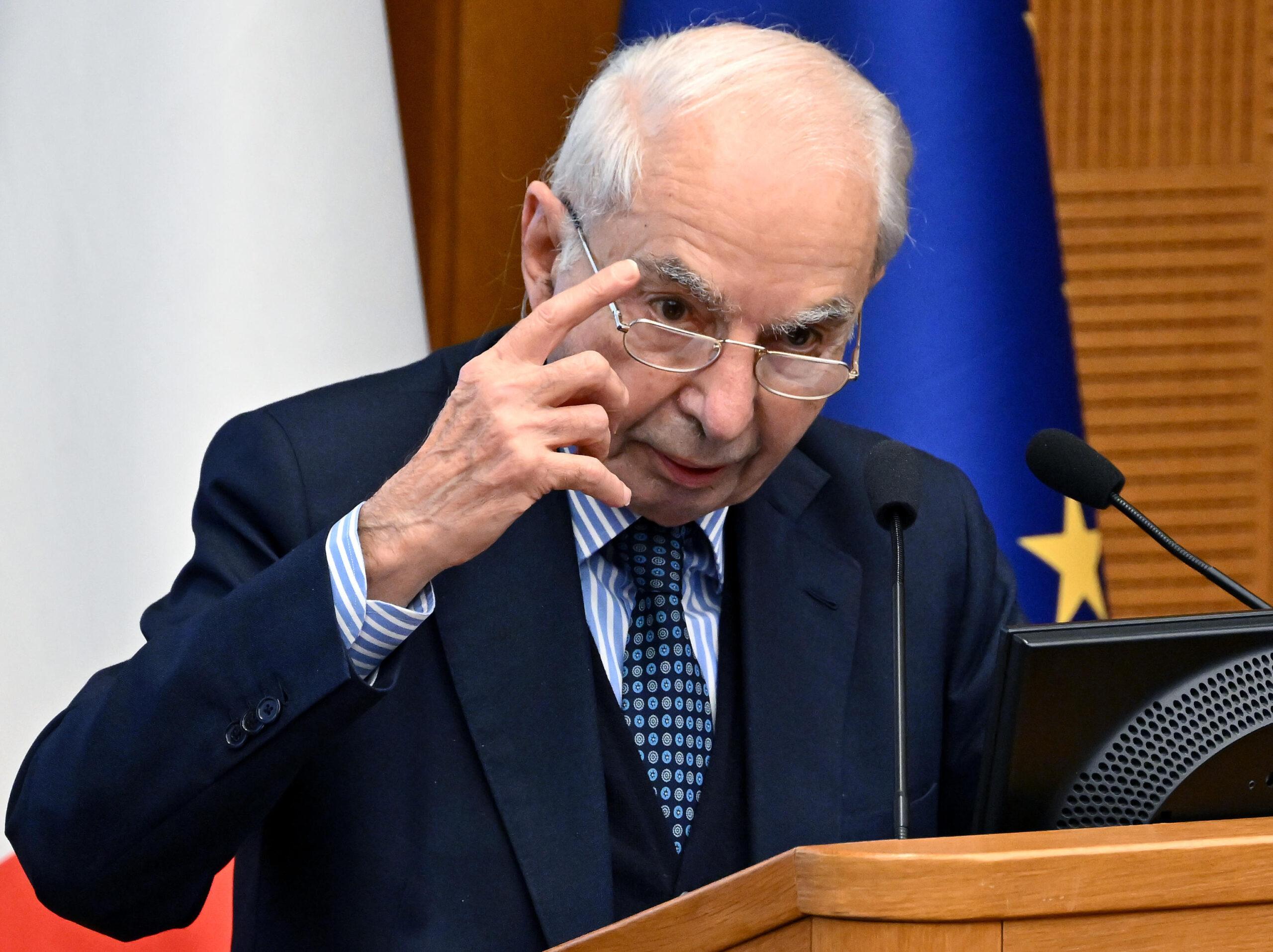 Strage di Ustica, l’ex presidente del Consiglio Giuliano Amato: “Dc9 abbattuto da missile francese, Macron chieda scusa all’Italia”