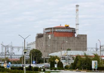 Guerra in Ucraina, colpita la linea elettrica della centrale nucleare di Zaporizhzhia. Filorussi: “Ora è giurisdizione di Mosca”